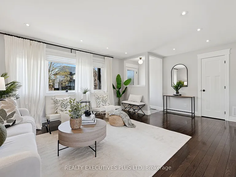 9 Hazelbury Dr — Photo 5