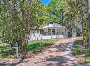 1679 Hollyhock Ter, Decatur, GA 30032