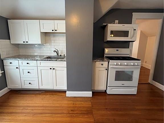 4th image of 87 Bentley St Floor 2