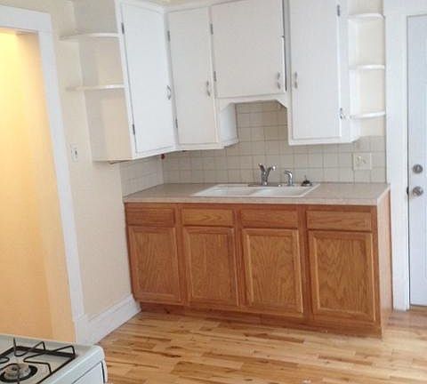 3rd image of 2139 Dowd Ave