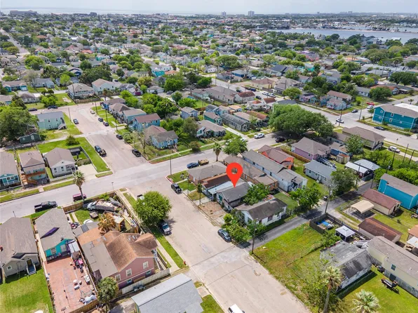 1217 54th St, Galveston, TX 77551