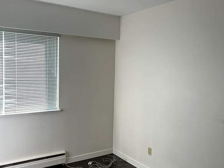 150 21st St #102 — Photo 17