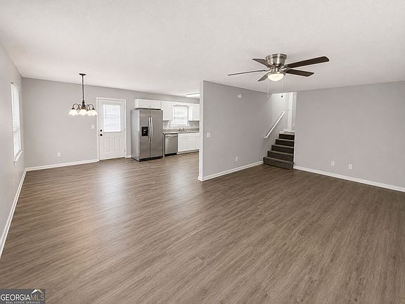 2nd image of 17 Winchester Dr