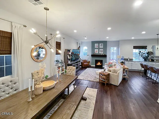 3 bed, 2.5 bath, 2440 sqft, $4,600 — Photo 4
