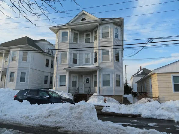 101 Princeton St #2, New Bedford, MA 02745