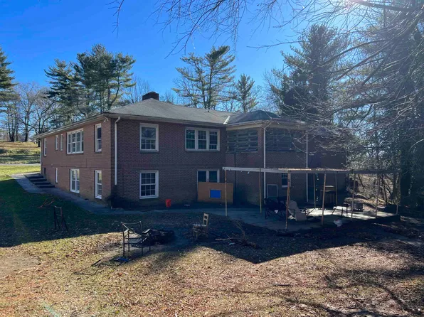 403 Clay St SE, Blacksburg, VA 24060