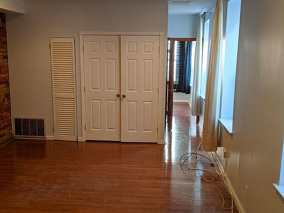 2nd image of 2005 Wallace St #2
