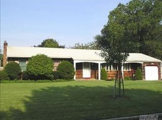 18 Evelyn Rd, Port Jefferson Station, NY 11776