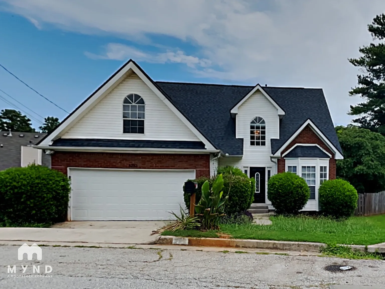 4 bed, 2.5 bath, 1642 sqft, $2,040 — Photo 1