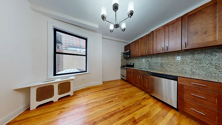 Rented by Bond New York | media 23