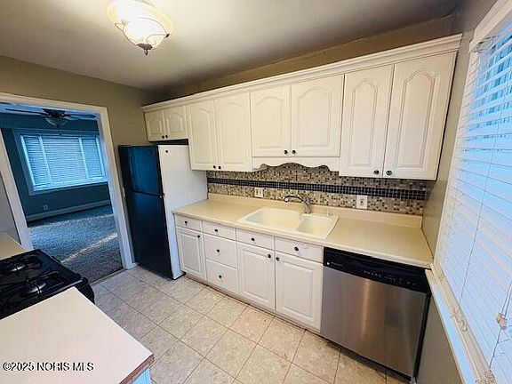 4th image of 2819 117th St