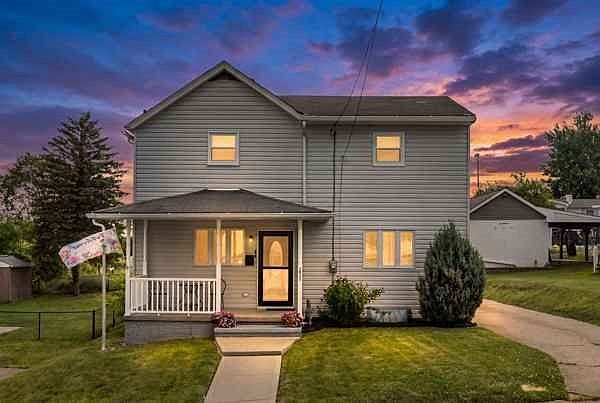 1st image of 1017 Linden St