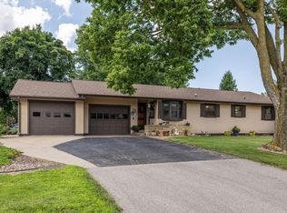 1554 Young Dr W, Onalaska, WI 54650