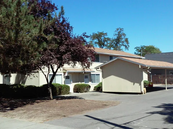 250 N 5th St APT 3, Central Point, OR 97502