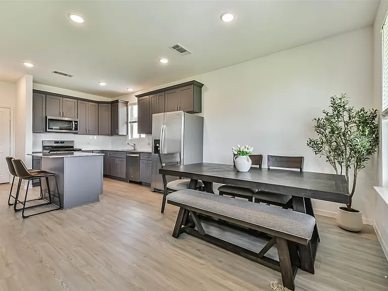 339 Friesian Ct — Photo 15