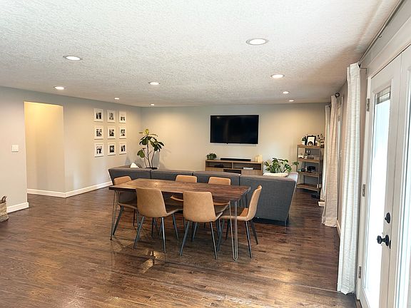 Living room/dining