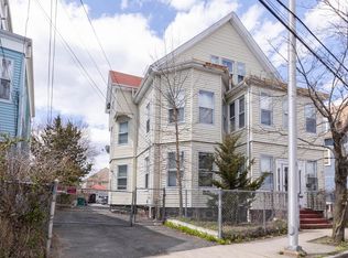 61 Shepard St, Lynn, MA 01902
