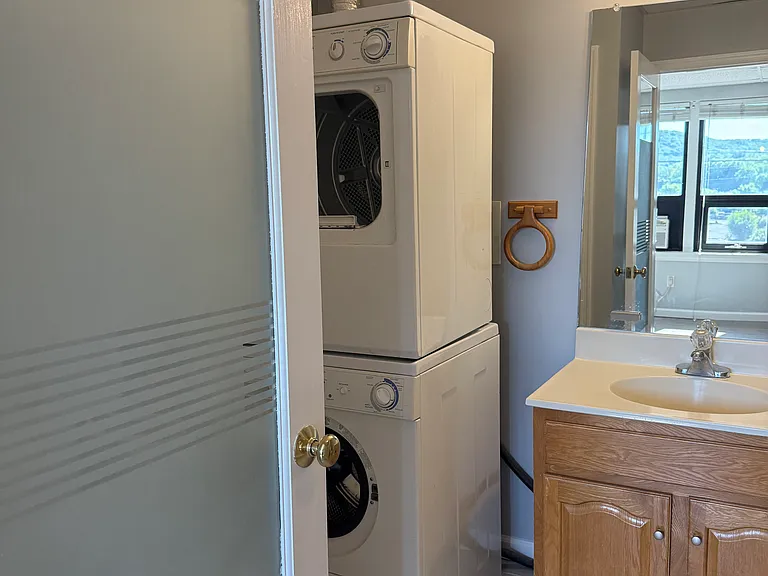 312 Washington St #4 — Photo 10