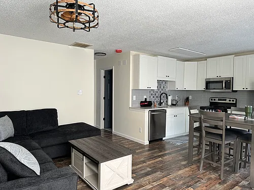 1305 Mountain Meadows Way Photo 1