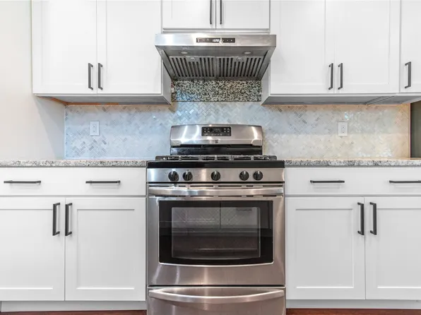 9619 Highmeadow Dr, Houston, TX 77063