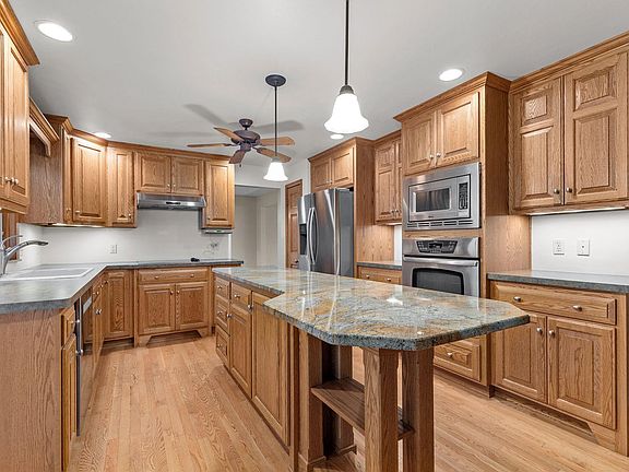 2nd image of 2101 N Eugene St