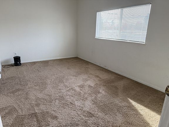 5th image of 3550 SE 130th Ave APT 2