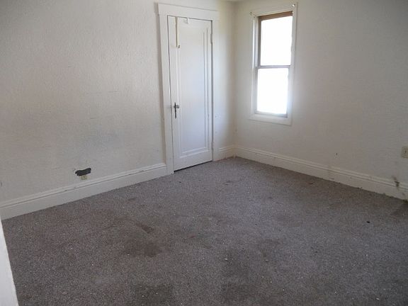 4th image of 410 Alger Ave