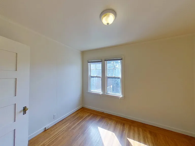 2728-2730 Benvenue Ave — Photo 10