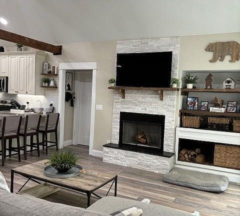 2nd image of 203 Freeman Cir