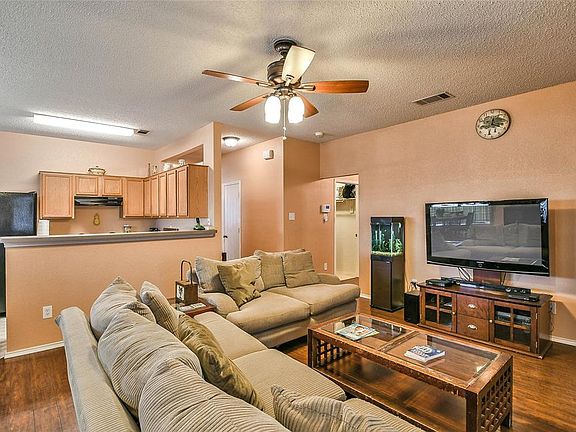 4th image of 1612 Whispering Cove Trl