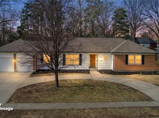 10128 Broadmoor St, Overland Park, KS 66212