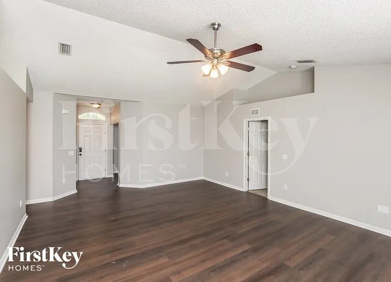 826 Tedder Rd SE — Photo 3