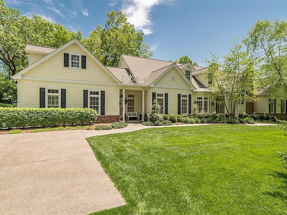 1st image of 12 Huntleigh Manor Ln