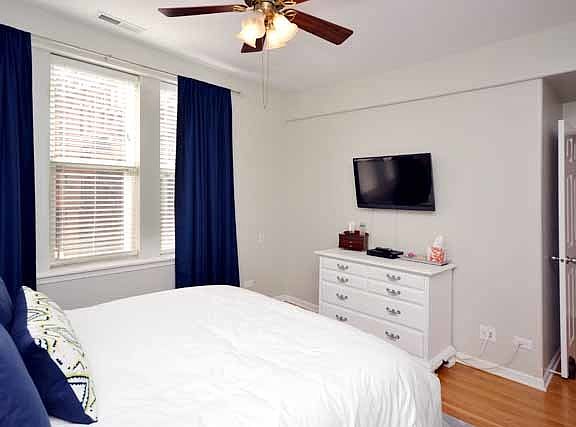 5th image of 4052 N Richmond St #2A