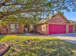 2020 SW 31st St, Moore, OK 73170