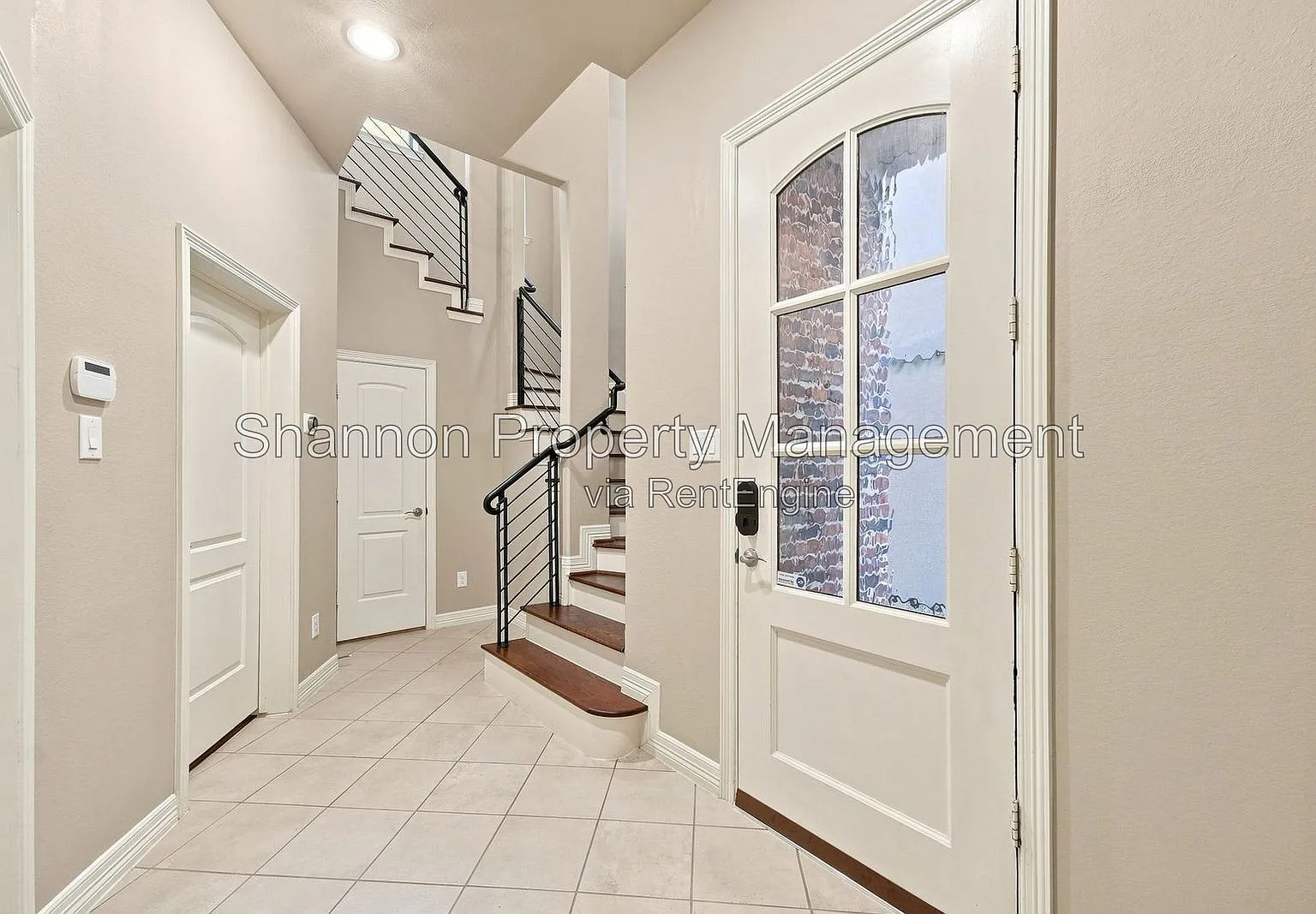 3 bed, 3.5 bath, 2514 sqft, $3,700 — Photo 4
