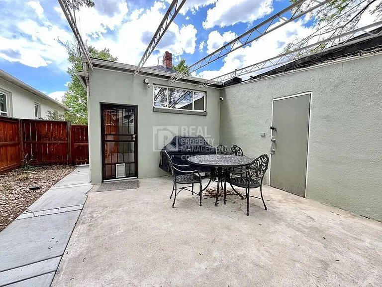 1412 S Grant St — Photo 16