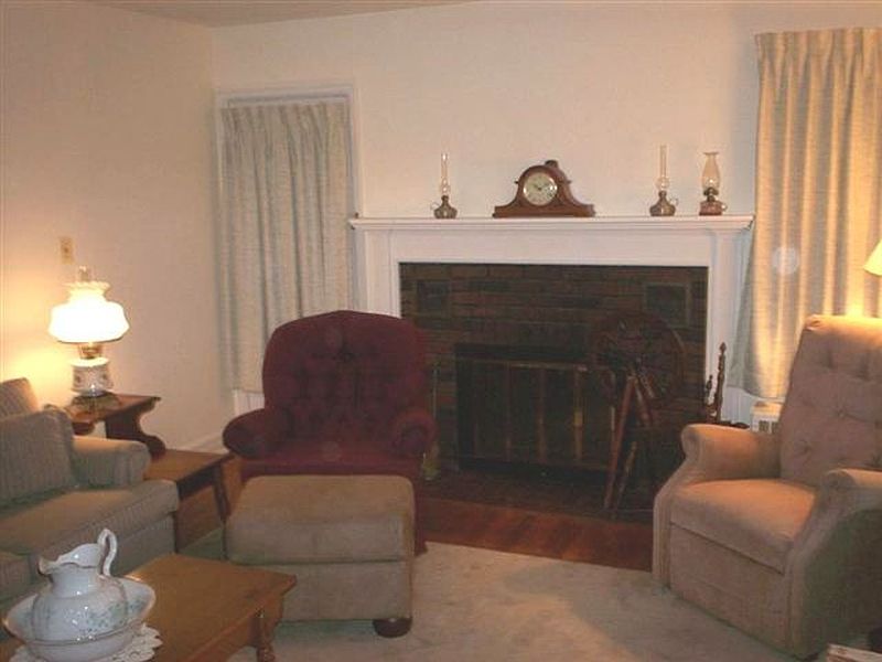 2nd image of 3014 SUNSET Lane
