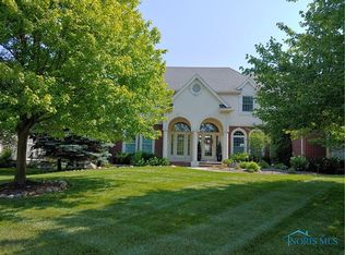 2420 Mission Hill Dr, Perrysburg, OH 43551