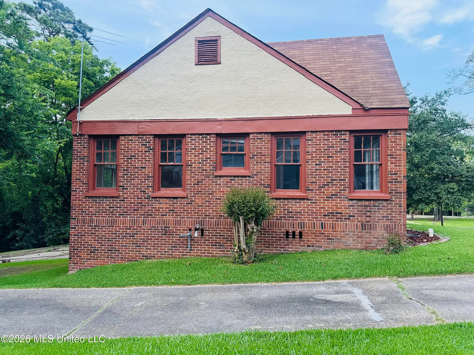 2 bed, 1.0 bath, 1061 sqft, $1,375 — Photo 4