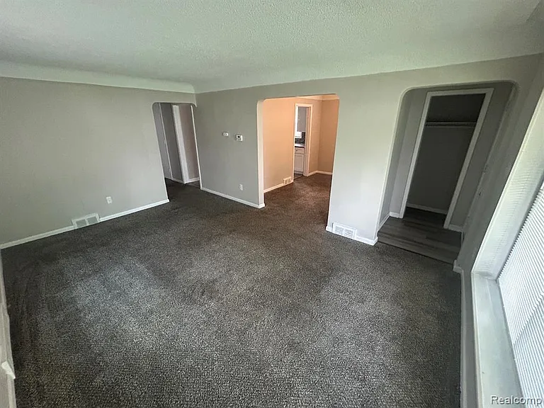 1150 Magnolia Dr — Photo 5