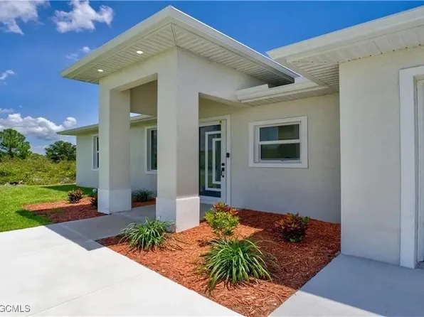 1073 Barnett St E, Lehigh Acres, FL 33974