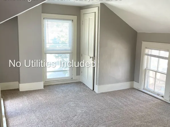 202 Oxford Ave, Oshkosh, WI 54901