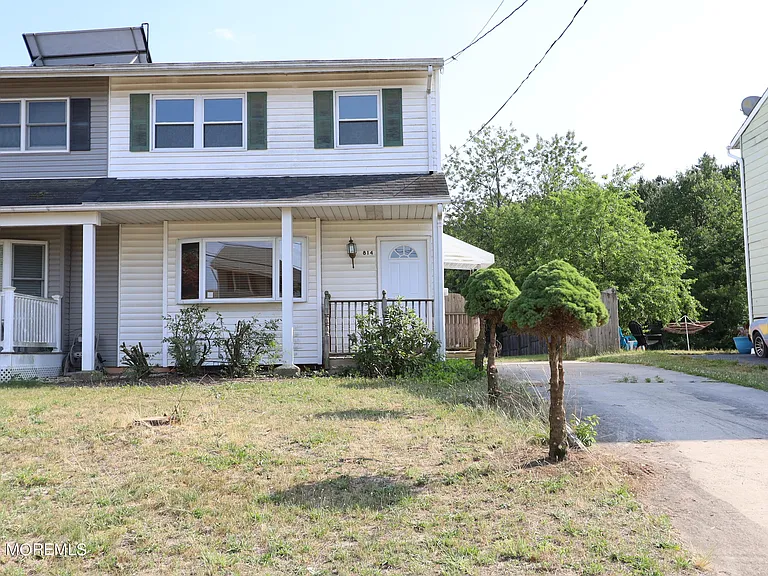 814 Laurel St — Photo 2