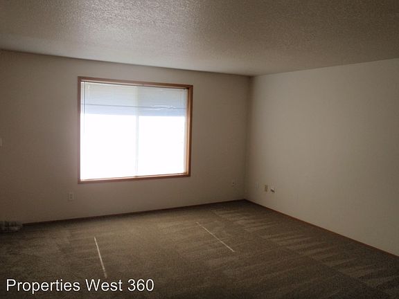 3rd image of 10210 NE 75th Way
