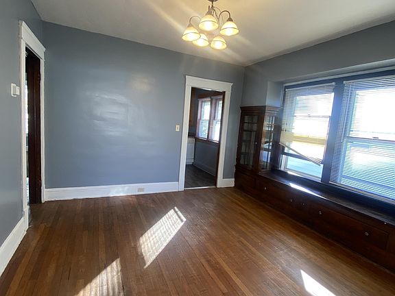 4th image of 11516 Fairport Ave