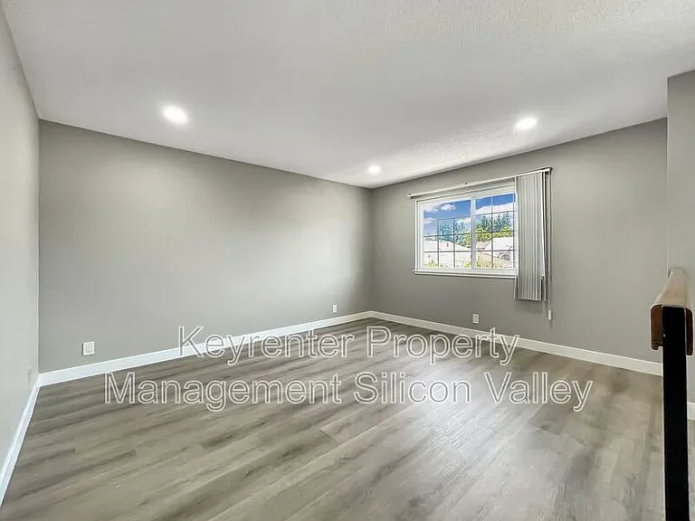 1806 Blackmore Ct — Photo 19