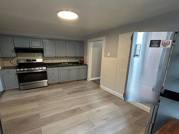 3rd image of 4137 Boyd Ave Floor 1