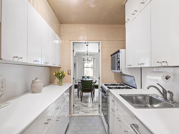 5th image of 1025 5th Ave #6DS