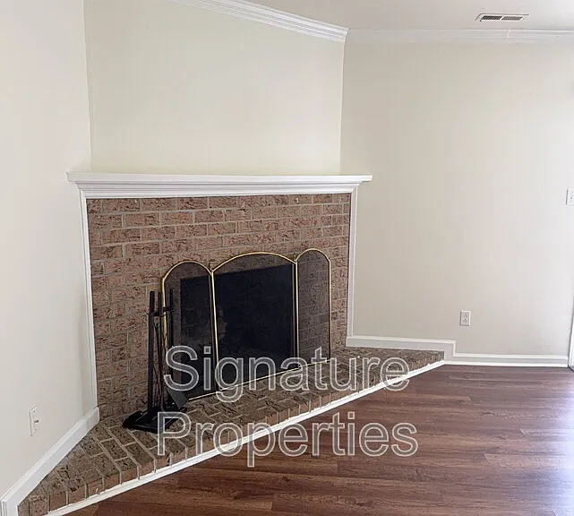 913 Ewell Rd — Photo 6